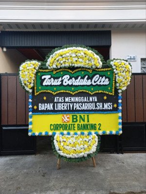 Papan Bunga Duka di Karikil