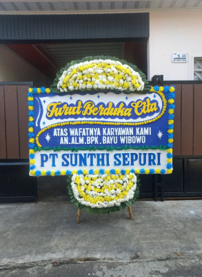 Papan Bunga Duka di Karikil