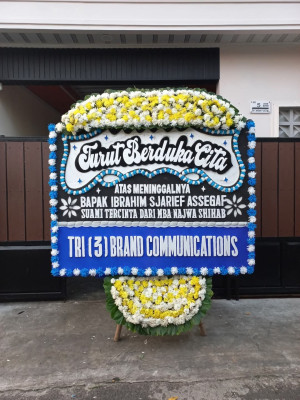 Papan Bunga Duka di Karikil